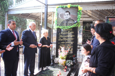 Tovuzda “27 Sentyabr – Anım Günü” ərəfəsində şəhidlərimizin əziz xatirəsi ehtiramla yad edilir.