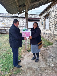 Tovuzda 31 dekabr-Dünya Azərbaycanlılarının Həmrəyliyi günü və Yeni il münasibəti ilə bayram sovqatı paylanılıb