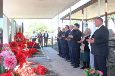 Tovuzda “27 Sentyabr – Anım Günü” ilə əlaqədar olaraq şəhid məzarları ziyarət olunub