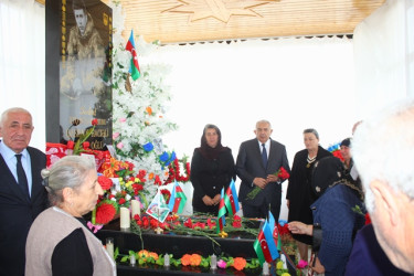 İcra başçısının anım günü münasibəti ilə şəhid məzarlarını ziyarəti davam edir
