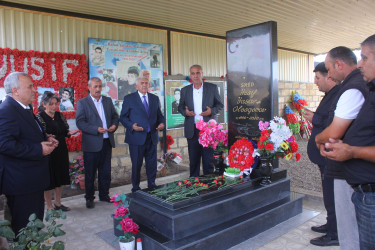 RİH başçısı Vətən müharibəsi şəhidlərinin məzarlarını ziyarət edib