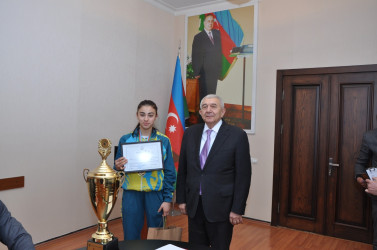 RİH başçısı  Azərbaycan Birinciliyinin qalibi olan U-14 qızlardan ibarət “Turan” Voleybol komandası ilə görüş keçirib