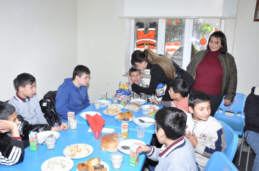 Tovuzda O.Cabbarov adına Qovlar şəhər inteqrasiya təlimli internat tipli gimnaziyada 31 Dekabr – Dünya Azərbaycanlıların Həmrəyliyi Günü və Yeni il münasibətilə bayram tədbiri keçirilib