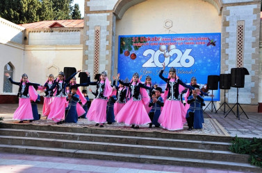 Tovuzda 31 dekabr - Dünya Azərbaycanlılarının Həmrəyliyi günü və Yeni il münasibətilə bayram konserti keçirilib.  