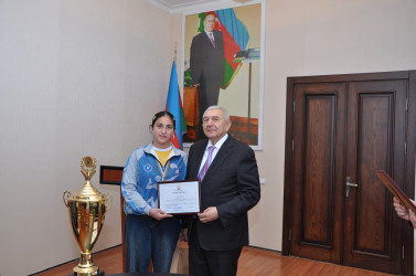 RİH başçısı  Azərbaycan Birinciliyinin qalibi olan U-14 qızlardan ibarət “Turan” Voleybol komandası ilə görüş keçirib