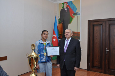 RİH başçısı  Azərbaycan Birinciliyinin qalibi olan U-14 qızlardan ibarət “Turan” Voleybol komandası ilə görüş keçirib