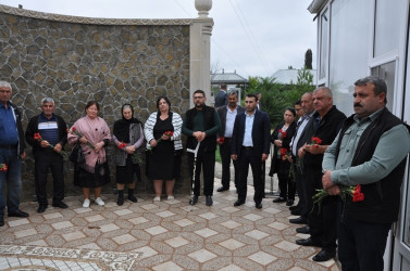 Tovuz Rayon İcra Hakimiyyəti başçısı şəhid ailələrini ziyarət edib
