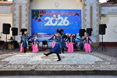 Tovuzda 31 dekabr - Dünya Azərbaycanlılarının Həmrəyliyi günü və Yeni il münasibətilə bayram konserti keçirilib.  