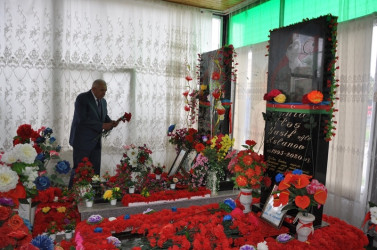 Tovuz Rayon İcra Hakimiyyəti başçısı şəhid ailələrini ziyarət edib