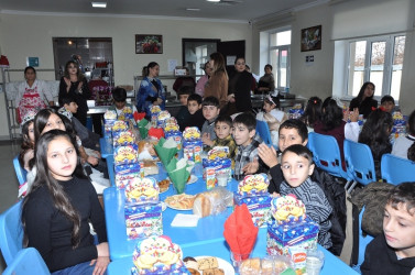 Tovuzda O.Cabbarov adına Qovlar şəhər inteqrasiya təlimli internat tipli gimnaziyada 31 Dekabr – Dünya Azərbaycanlıların Həmrəyliyi Günü və Yeni il münasibətilə bayram tədbiri keçirilib