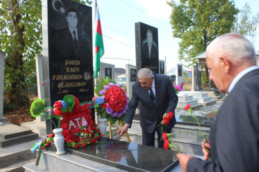 İcra başçısının anım günü münasibəti ilə şəhid məzarlarını ziyarəti davam edir