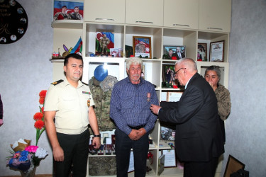 Lokal xarakterli antiterror tədbirlər zamanı şəhid olmuş Qasımov Hacıəli Tahir oğlunun ailəsinə “Vətən uğrunda” medalı təqdim olunub