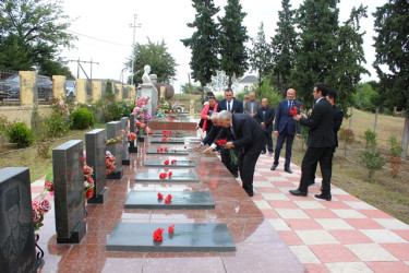 Tovuzda 27 sentyabr-Anım Günü ərəfəsində Şəhidlərə ehtiram ziyarəti davam edir