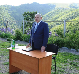 Xalq qəzeti: "Çeşməliyə gedən yol..."