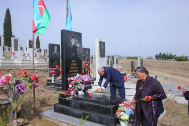 Tovuz Rayon İcra Hakimiyyəti başçısının “27 Sentyabr – Anım Günü” ərəfəsində Vətən müharibəsi şəhidlərinin məzarlarını ziyarəti davam edir.