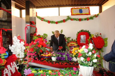 Tovuzda 27 sentyabr-Anım Günü ərəfəsində Şəhidlərə ehtiram ziyarəti davam edir