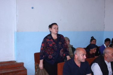 RİH başçısı Xatınlı kəndində səyyar vətəndaş qəbulu keçirib
