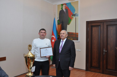 RİH başçısı  Azərbaycan Birinciliyinin qalibi olan U-14 qızlardan ibarət “Turan” Voleybol komandası ilə görüş keçirib