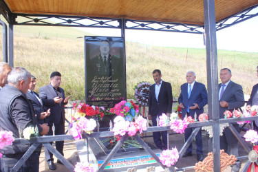 Tovuz RİH başçısı dağ kəndlərindəki Vətən müharibəsi şəhidlərinin məzarlarını ziyarət edib