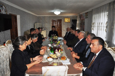 RİH başçısı şəhid ailələrini ziyarət edib