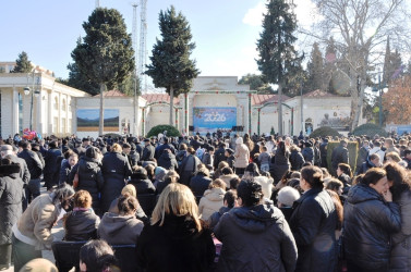 Tovuzda 31 dekabr - Dünya Azərbaycanlılarının Həmrəyliyi günü və Yeni il münasibətilə bayram konserti keçirilib.  