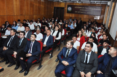 Tovuzda RİH başçısı ali təhsil müəssisələrinə qəbul imtahanında yüksək bal toplayan məzunlarla görüşüb