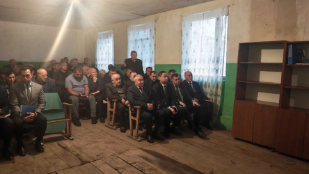 Rayon İcra Hakimiyyətinin başçısı Məmməd Məmmədov İbrahimhacılı kəndində səyyar qəbul keçirib