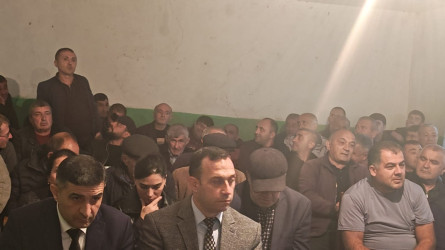 Rayon İcra Hakimiyyətinin başçısı Məmməd Məmmədov İbrahimhacılı kəndində səyyar qəbul keçirib