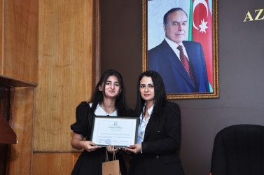 Tovuzda RİH başçısı ali təhsil müəssisələrinə qəbul imtahanında yüksək bal toplayan məzunlarla görüşüb