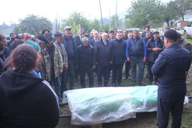 Tovuzda Vətən Müharibəsi şəhidi Eltac Əlizadənin atasının dəfn mərasimi keçirilib.