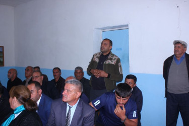 RİH başçısı rayonun Qədirli kəndində səyyar vətəndaş qəbulu keçirib