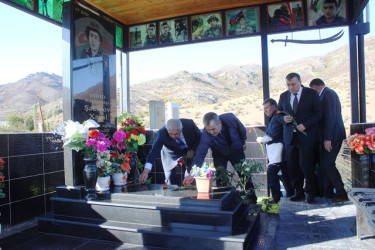 Tovuzda “27 Sentyabr – Anım Günü” ilə əlaqədar olaraq şəhid məzarları ziyarət olunub