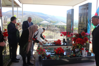 Tovuzda “27 Sentyabr – Anım Günü” ilə əlaqədar olaraq şəhid məzarları ziyarət olunub