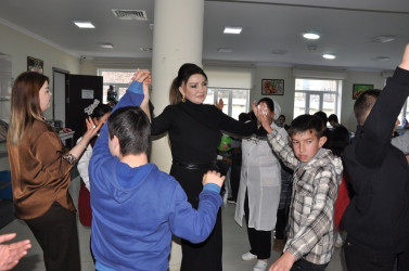 Tovuzda O.Cabbarov adına Qovlar şəhər inteqrasiya təlimli internat tipli gimnaziyada 31 Dekabr – Dünya Azərbaycanlıların Həmrəyliyi Günü və Yeni il münasibətilə bayram tədbiri keçirilib