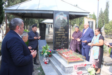 Tovuz Rayon İcra Hakimiyyəti başçısının “27 Sentyabr – Anım Günü” ərəfəsində Vətən müharibəsi şəhidlərinin məzarlarını ziyarəti davam edir.