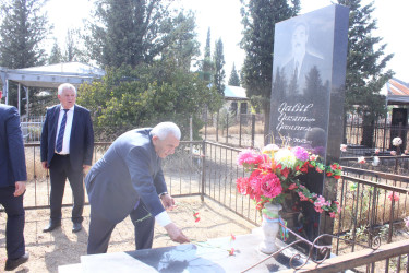 RİH başçısı Vətən müharibəsi şəhidlərinin məzarlarını ziyarət edib