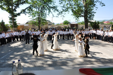 Tovuzda məktəblərdə “Son zəng” tədbirləri keçirilib