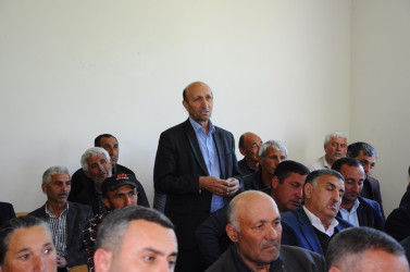 Rayon İcra Hakimiyyətinin başçısı Məmməd Məmmədov Kirən kənd sakinləri ilə növbəti səyyar qəbul keçirib