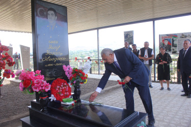 RİH başçısı Vətən müharibəsi şəhidlərinin məzarlarını ziyarət edib