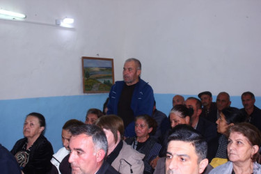 RİH başçısı rayonun Qədirli kəndində səyyar vətəndaş qəbulu keçirib