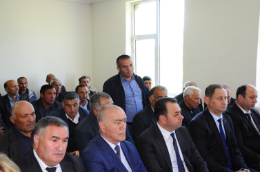 Rayon İcra Hakimiyyətinin başçısı Məmməd Məmmədov Kirən kənd sakinləri ilə növbəti səyyar qəbul keçirib