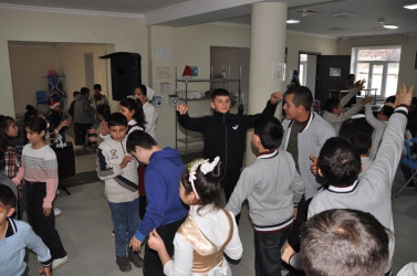 Tovuzda O.Cabbarov adına Qovlar şəhər inteqrasiya təlimli internat tipli gimnaziyada 31 Dekabr – Dünya Azərbaycanlıların Həmrəyliyi Günü və Yeni il münasibətilə bayram tədbiri keçirilib