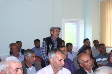 Tovuz Rayon İcra Hakimiyyətinin başçısı Həsənli kəndində səyyar qəbul keçirib