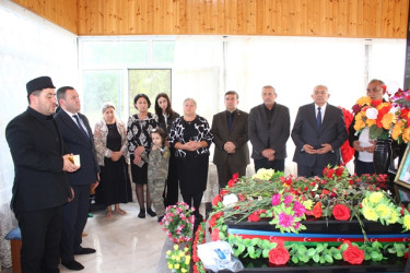 İcra başçısının anım günü münasibəti ilə şəhid məzarlarını ziyarəti davam edir