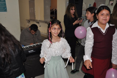 Tovuzda O.Cabbarov adına Qovlar şəhər inteqrasiya təlimli internat tipli gimnaziyada 31 Dekabr – Dünya Azərbaycanlıların Həmrəyliyi Günü və Yeni il münasibətilə bayram tədbiri keçirilib