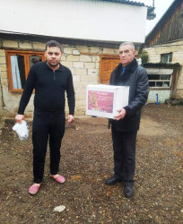 Tovuzda 31 dekabr-Dünya Azərbaycanlılarının Həmrəyliyi günü və Yeni il münasibəti ilə bayram sovqatı paylanılıb