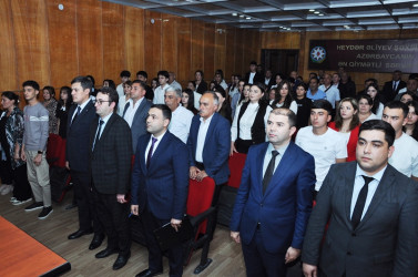 Tovuzda RİH başçısı ali təhsil müəssisələrinə qəbul imtahanında yüksək bal toplayan məzunlarla görüşüb