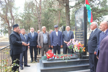 İcra başçısının anım günü münasibəti ilə şəhid məzarlarını ziyarəti davam edir