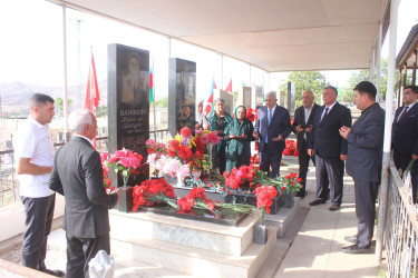 Tovuz RİH başçısı dağ kəndlərindəki Vətən müharibəsi şəhidlərinin məzarlarını ziyarət edib