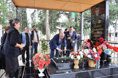 RİH başçısı şəhid ailələrini ziyarət edib